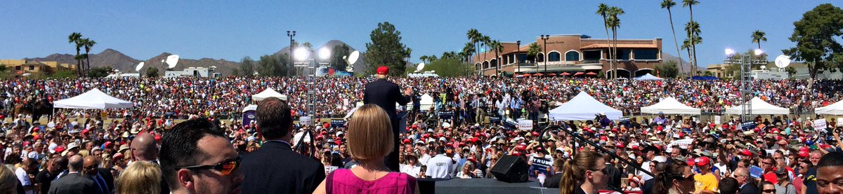 DanScavino's tweet photo. AMAZING DONALD J. TRUMP PRESIDENTIAL RALLY IN ARIZONA! 20,000 members of the #TrumpTrain! 
#MakeAmericaGreatAgain https://t.co/bMYnM7r6a3