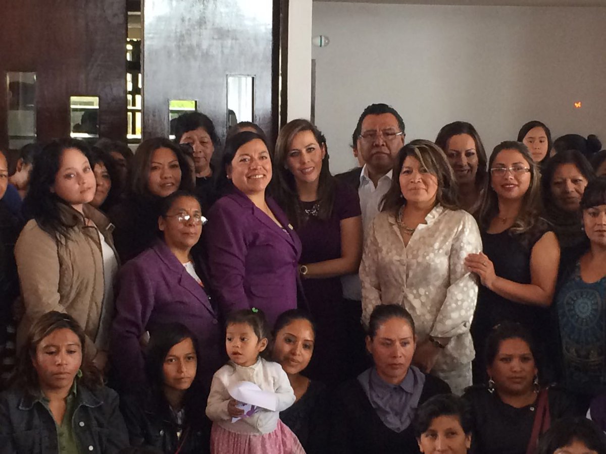 PesMujeresLila's tweet photo. Ante más de 600 mujeres se llevó a cabo el evento de formación para el liderazgo político de la mujer Tlaxcalteca. https://t.co/GL86kbYiIL