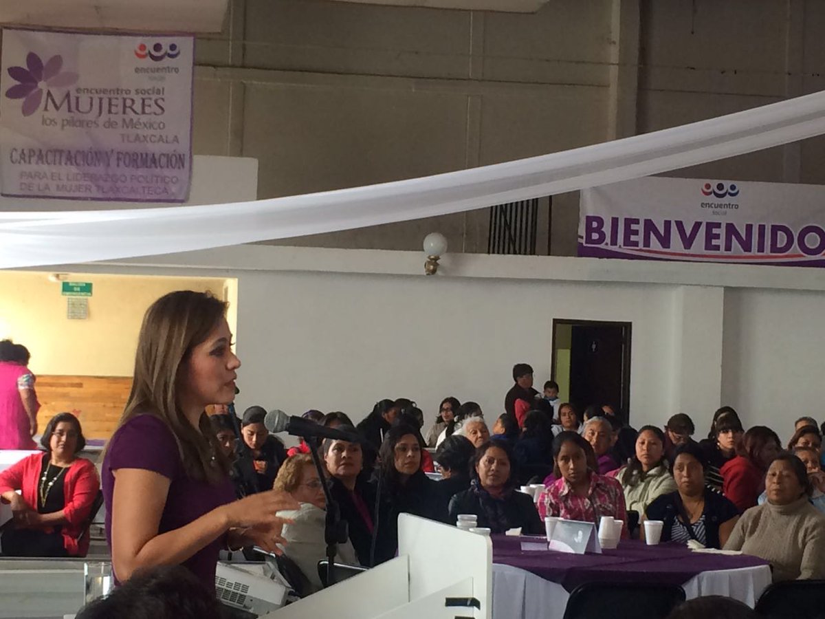 PesMujeresLila's tweet photo. Ante más de 600 mujeres se llevó a cabo el evento de formación para el liderazgo político de la mujer Tlaxcalteca. https://t.co/GL86kbYiIL