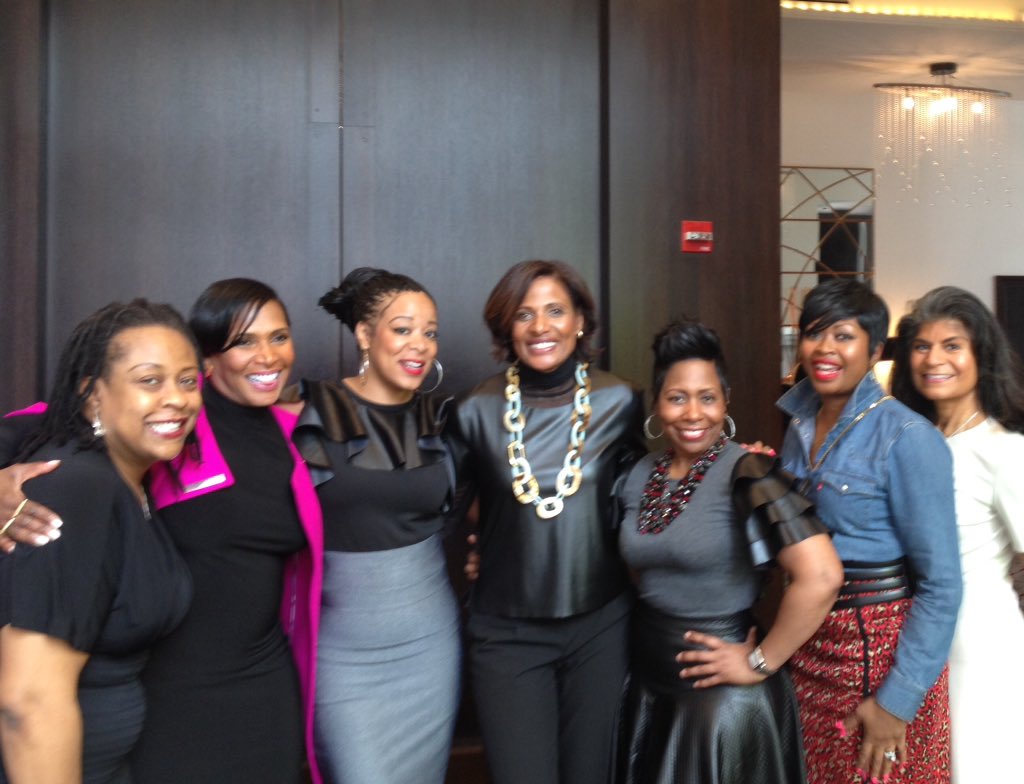 maudlynei's tweet photo. Fierce! @#JohnsonPublishingCo #EbonyWomenUp lncheon @theWitChicago #ShawnelleRichie #RobinRobinson #DeborahFarmer https://t.co/e144ddxElQ