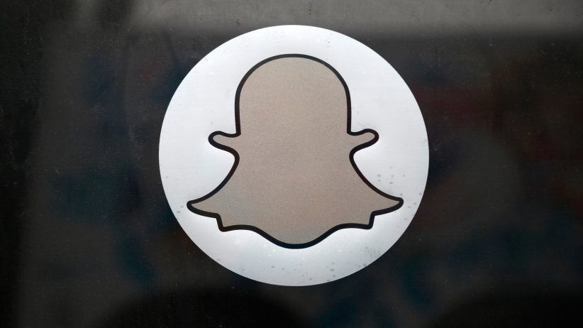 hootsuite's tweet photo. The quick guide to using Snapchat for business in 2016: https://t.co/cUcukPPyjr on @Entrepreneur https://t.co/l3BiWZz14u