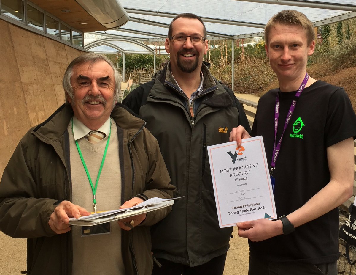 YECornwall's tweet photo. Well done @MuttHuttUK winners Most Innovative Product @edenproject with judge #GaryLangan @TREVIGLAS https://t.co/I7KUEXLHDK