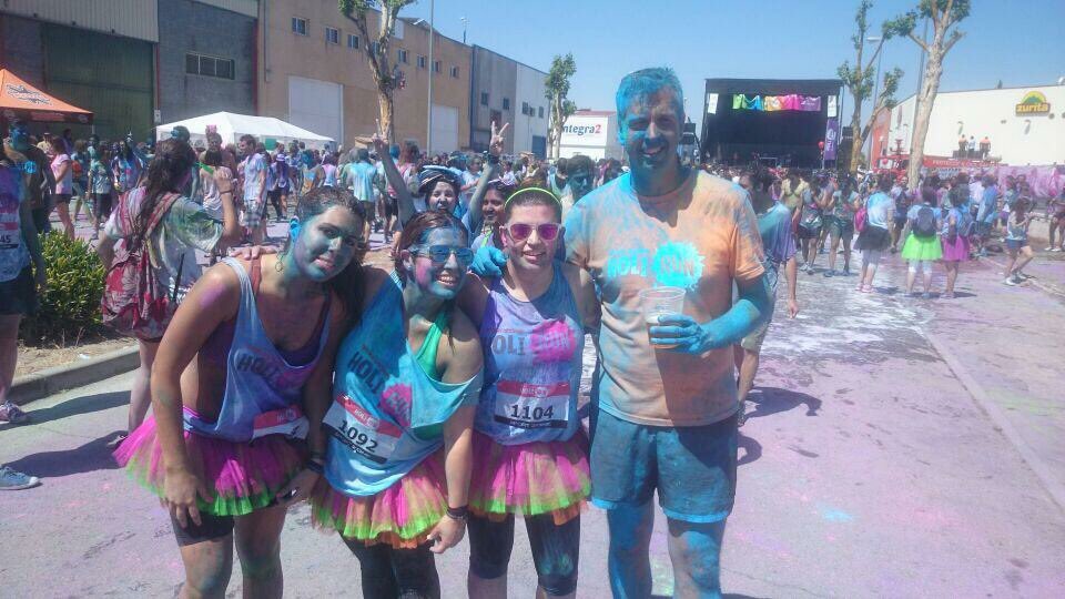 MIPECAR's tweet photo. Lo pasamos genial en la @HoliRunSpain de hace unos años, merece la pena, con lluvia debe ser más divertida https://t.co/6vJbhC3GNk
