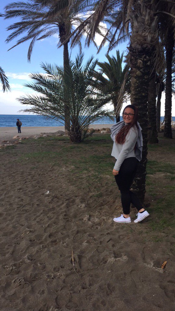 lauralauriiya's tweet photo. Torremolinos 🏖🏝🌅 https://t.co/2IHzv15sva