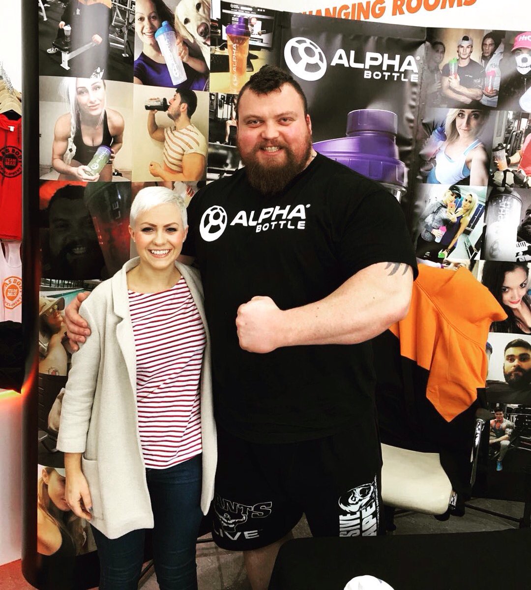 katybeskow's tweet image. Today I met @eddiehallWSM and felt even more ridiculous than usual #petiteproblems #strongestman #lovely