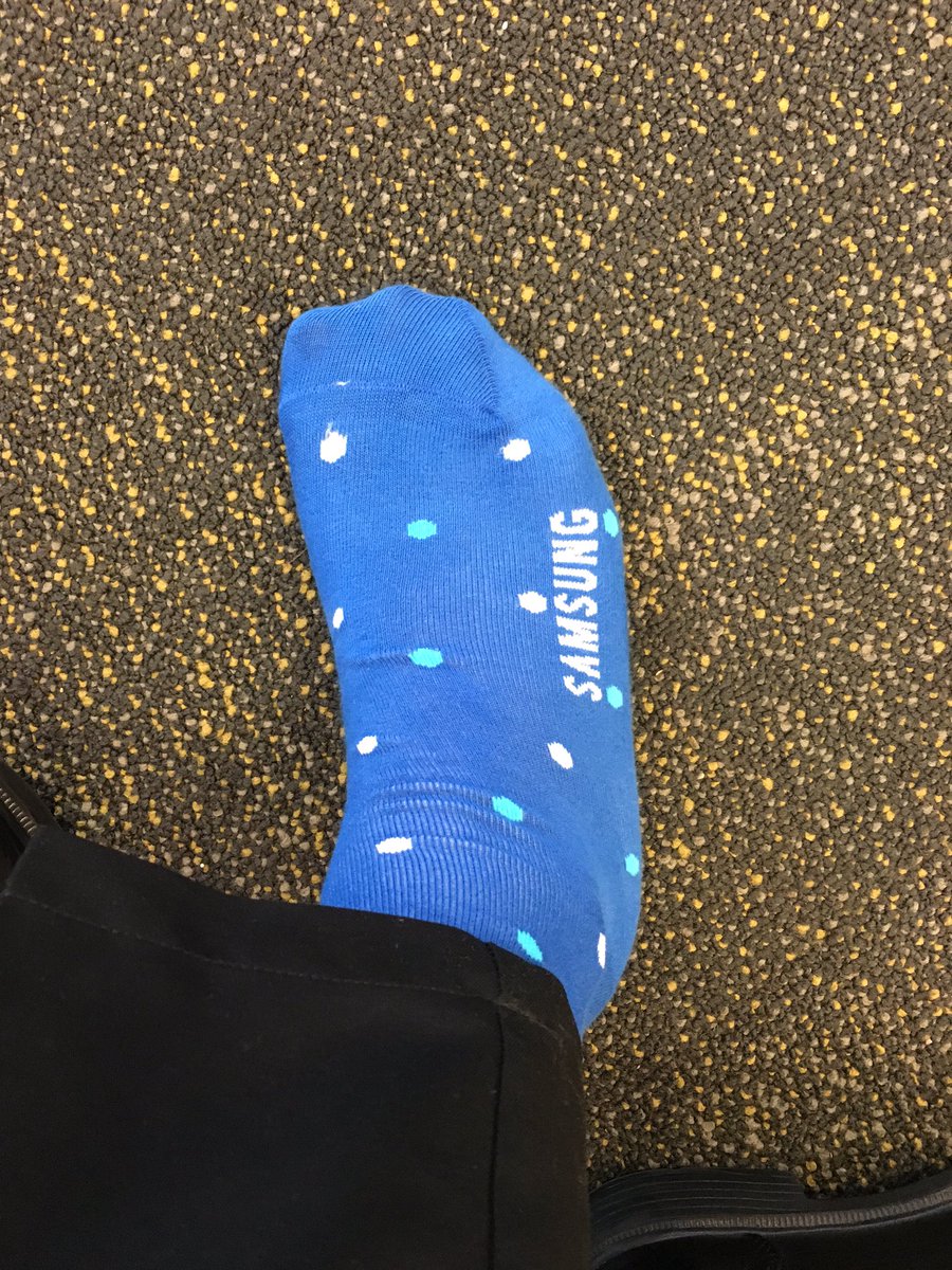 edse4786's tweet photo. I just couldn't help my self!! buy an S7 and get one FREE!Had to Rock my #GalaxyS7 #SprintwestGS7  #samsung socks!❤️ https://t.co/Jr2Ag6kx25