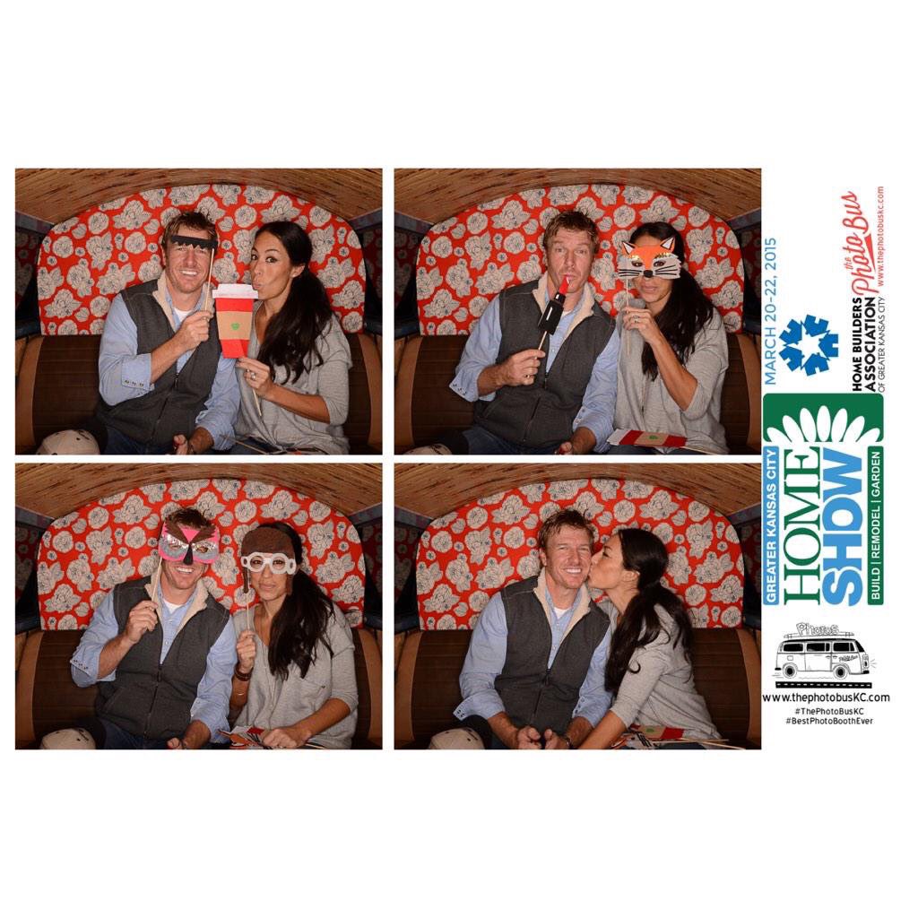 The Photo Bus tweet media