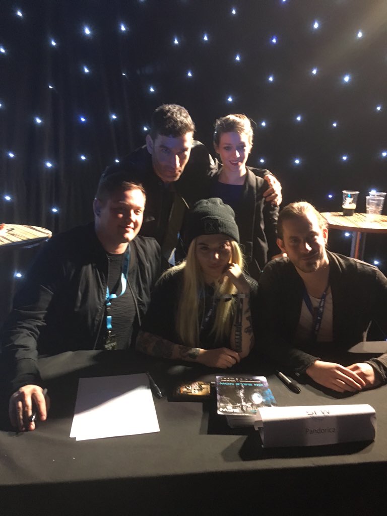 PandoricaMovie's tweet photo. Director and Cast @scifiweekender signing panel to 800 people after the first public premier of @pandoricamovie https://t.co/7qVPS3zIjS
