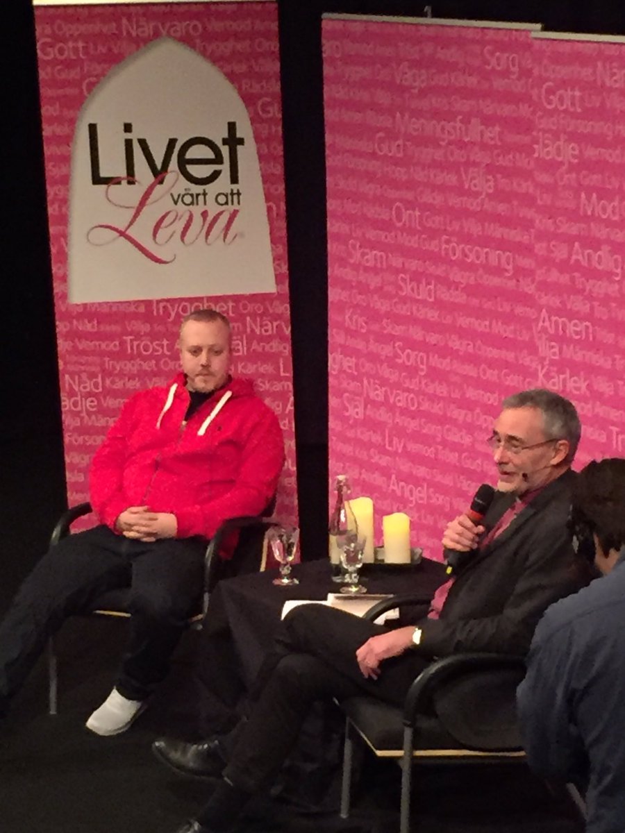 Livetvrtattleva's tweet photo. En fjärils vingslag - #sebbe #stakset & @BiskopEsbjorn om utanförskap, livet från botten & tillbaka #lval16 https://t.co/suWWIrNEqH