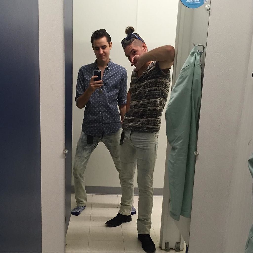 Once_Poetic's tweet photo. Strike a pose. #mirrorselfie #shoptogetherstaytogether #bargain https://t.co/HI97JDmDxs