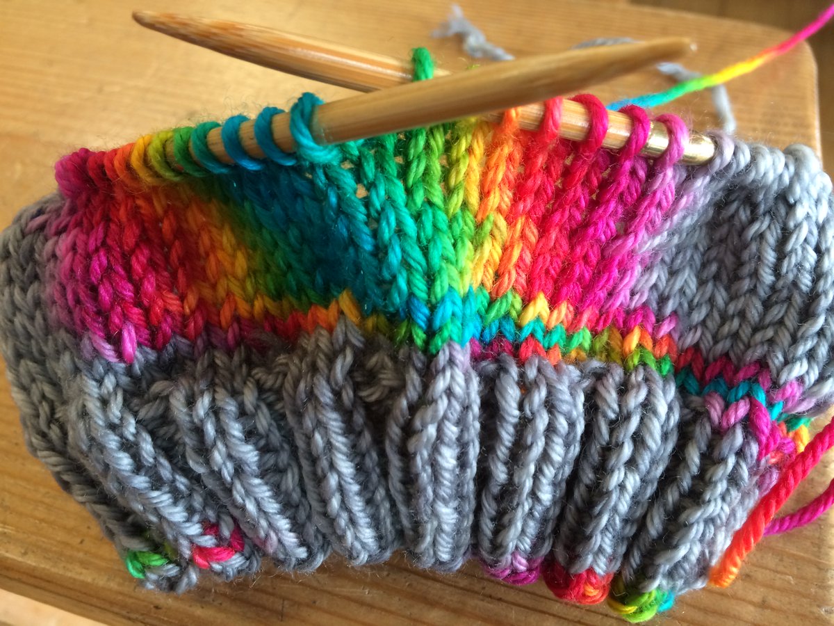.<a href="/MNKnitGuild/">MN Knitters' Guild</a> <a href="/3igyarn/">Three Irish Girls</a> Perfectly Pooled Hat now in progress! 🌈 #MKGGGG2016