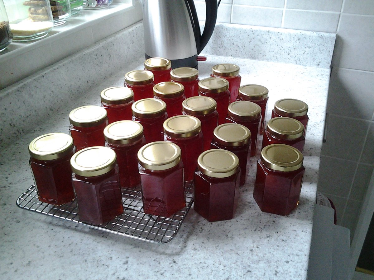 @StChrisBromley 22jars of the ever popular sweet chilli jelly for sale at the next event. Manjammed by Keith