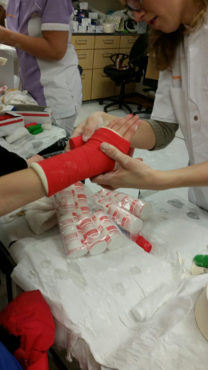 Tjongerschans's tweet image. Met 5500 bezoekers en ruim duizend gegipste kinderpolsjes was onze open dag een groot succes!