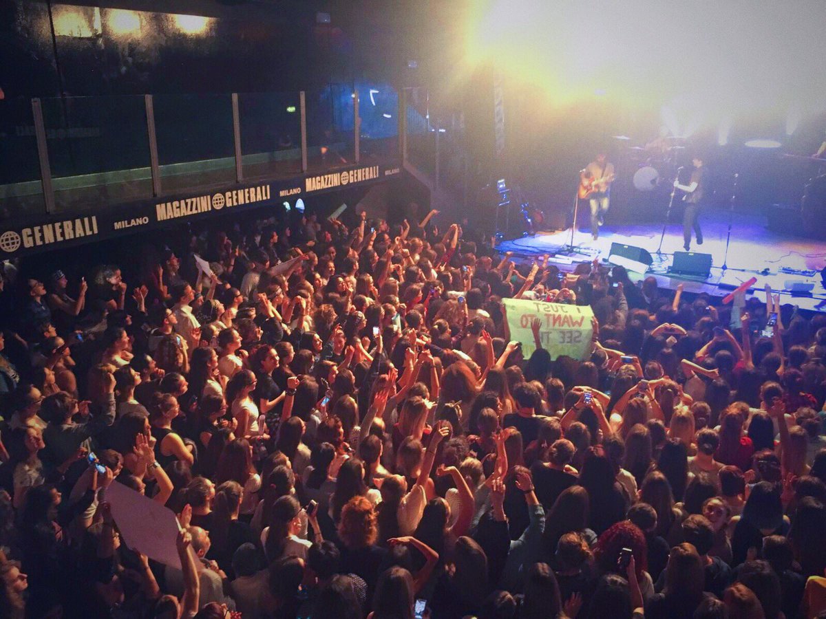 michele_bravi's tweet photo. E anche con la prima data di MILANO abbiamo raggiunto il SOLD OUT!!! 👀🎤🌎 

DAJEEEEE https://t.co/HGoDTY5xXr