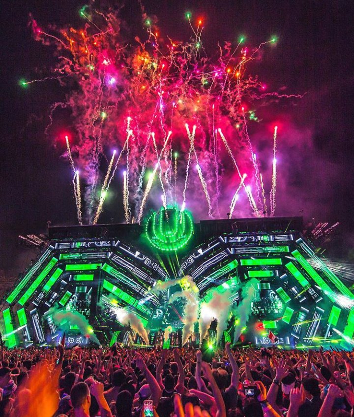 CreamRec's tweet photo. Un gran 1° dia fue ayer de @ultra 🔥🔥 #UMF16 https://t.co/pVVEgtaobz