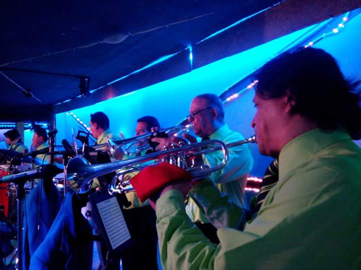 dinamitaonline's tweet image. Les compartimos imágenes de nuestra presentación en #SalónHidalgo