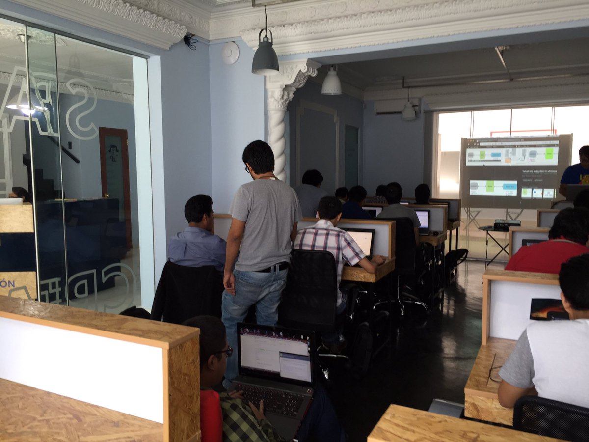 gdglima's tweet image. Segunda sesión #Android #DevStudyJam en @AscendioPe @gdglima @WTMLima