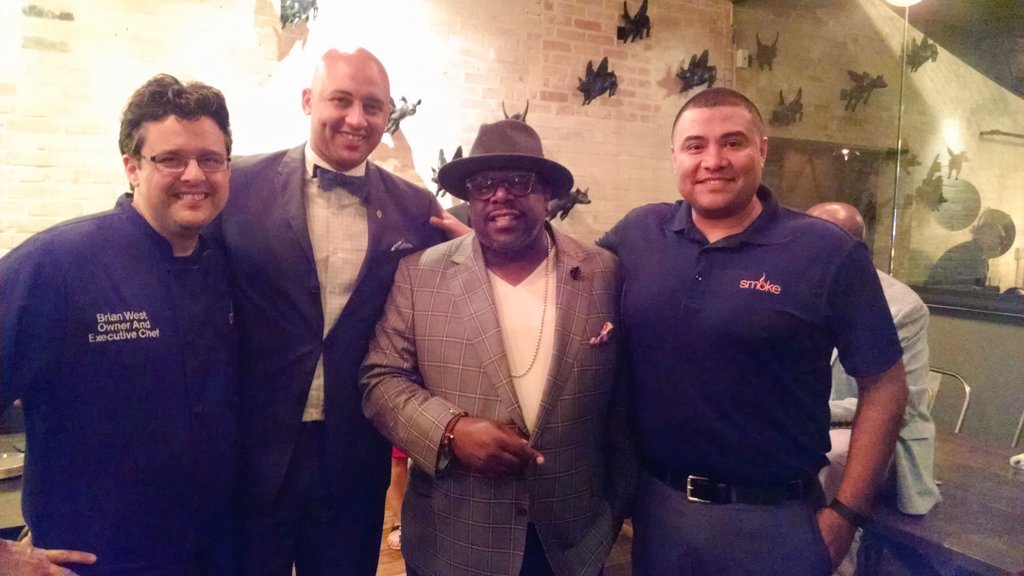 alan_w__'s tweet photo. It was great to show @cedtheentertainer #EastPointSA! #CouncilmanWarrick #SanAntonio #SATX #KingOfComedy #SmokeSA https://t.co/NgxmzY4o1V