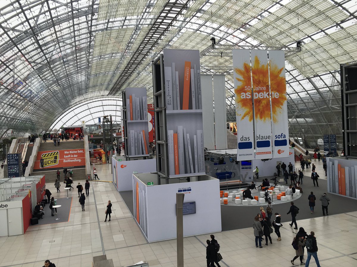 HThurm's tweet photo. Leipziger Buchmesse und Leipziger Autorenrunde 2016. #lbm16 #lar16 https://t.co/GmOs3J2fw7