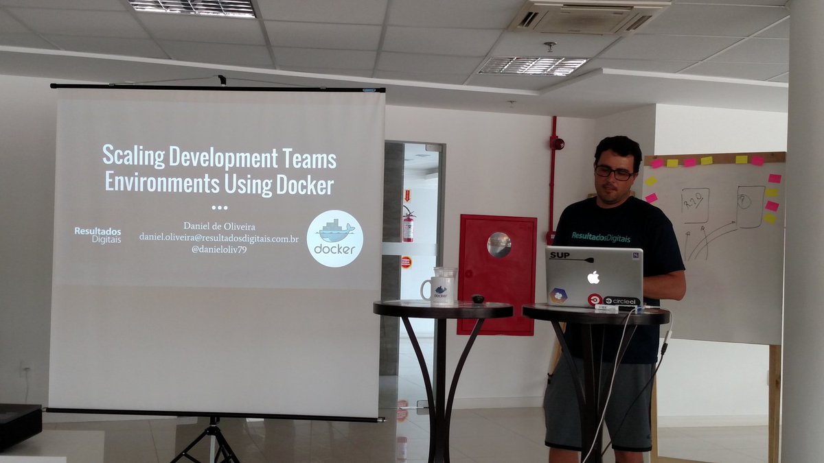 wilsoonalmeida's tweet photo. @docker @dockerfloripa #dockerbday #dockerfloripa2016 https://t.co/XVq6AAj7UW