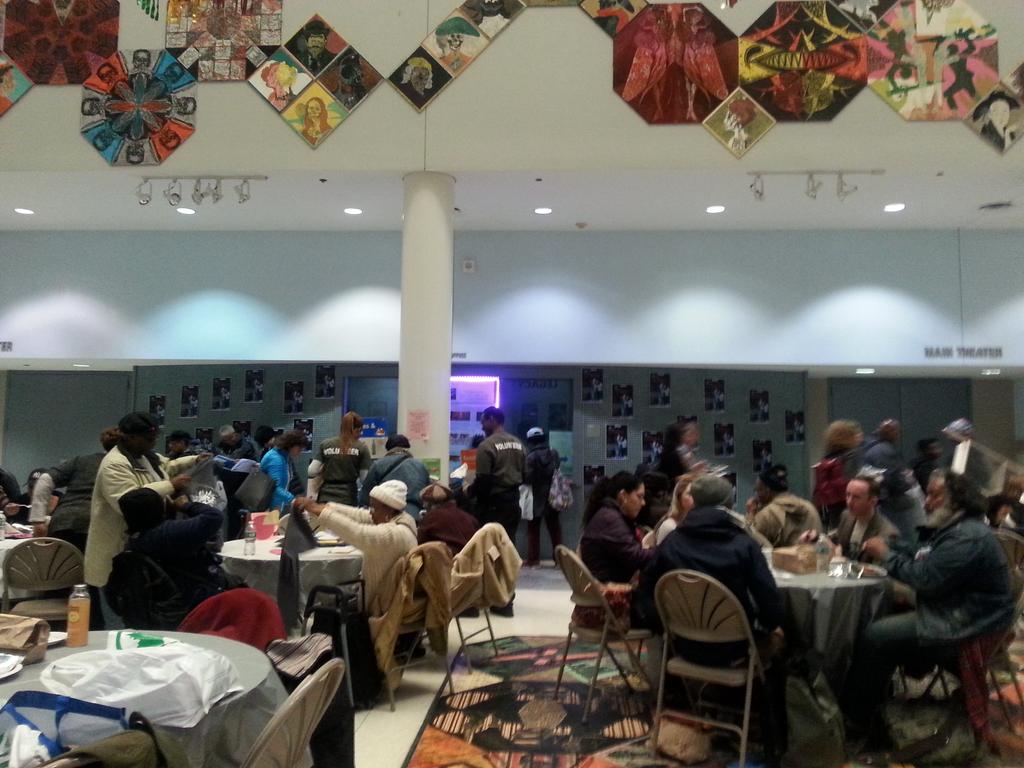 GreenShoresNYC's tweet photo. After a morning session of great workshops, it's time for lunch at #Growtogether2016 ☺ https://t.co/CEFnCzuhJq