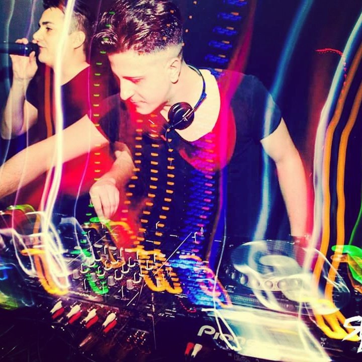 SirHellOfficial's tweet photo. I love my job <3
#EDM #ULTRAMUSICFESTIVAL #MiamiMusicWeek #miamibeach #Sirhell #fromItaly https://t.co/U2cH0LfXGF