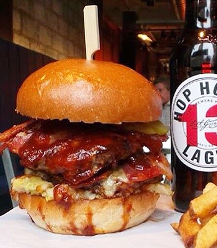 burgerHQ's tweet photo. Look at that Guinness rarebit & that sloppy Jameson BBQ. There's still time to get a #PaarShaar before it's gone. https://t.co/8X1LOSR5Fi