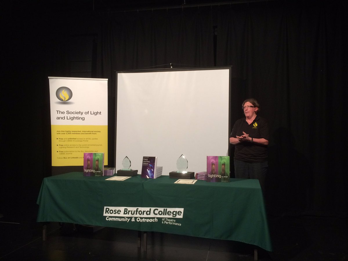 *Drum roll please* SLLPresident Liz Peck about to announce winner of Junior Ready Steady Light! <a href="/rosebruford/">Rose Bruford College</a> #JRSL