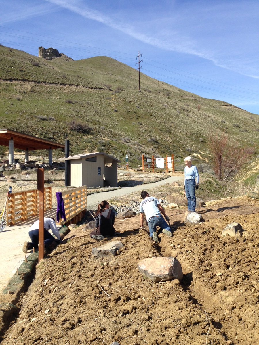 knerledge's tweet photo. Beautiful day at Castle Rock for restoration with Chelan Douglas Land Trust #CDLT #Wenatchee https://t.co/gMQ37h3Y55