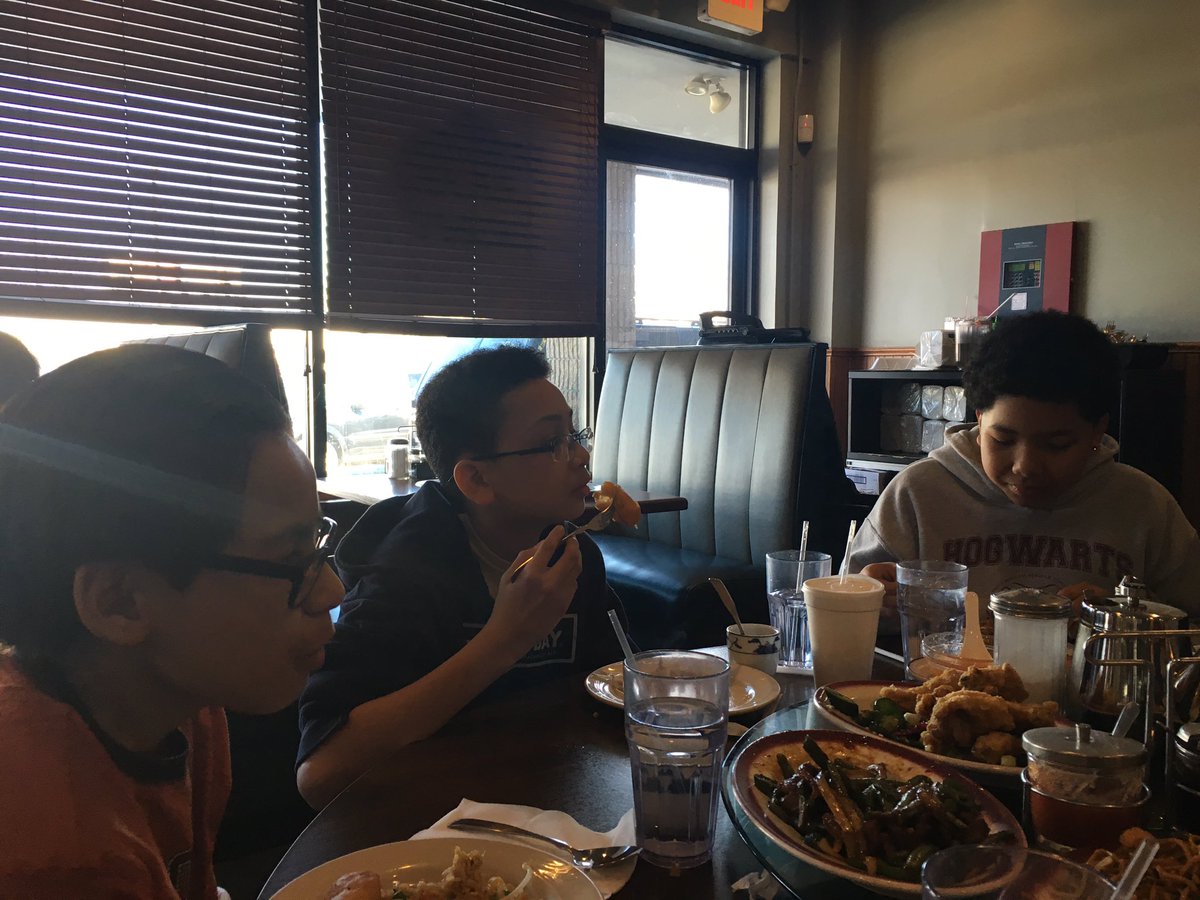 YajairaTutt's tweet photo. Chinese food for a hungry belly...@principal_CP https://t.co/2mjfv0s4c1