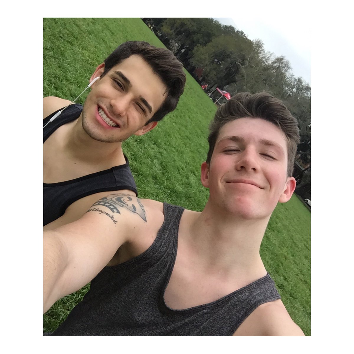 dionyorkie's tweet photo. Park days ❤️☺️🌳 https://t.co/72zis6Cqtq