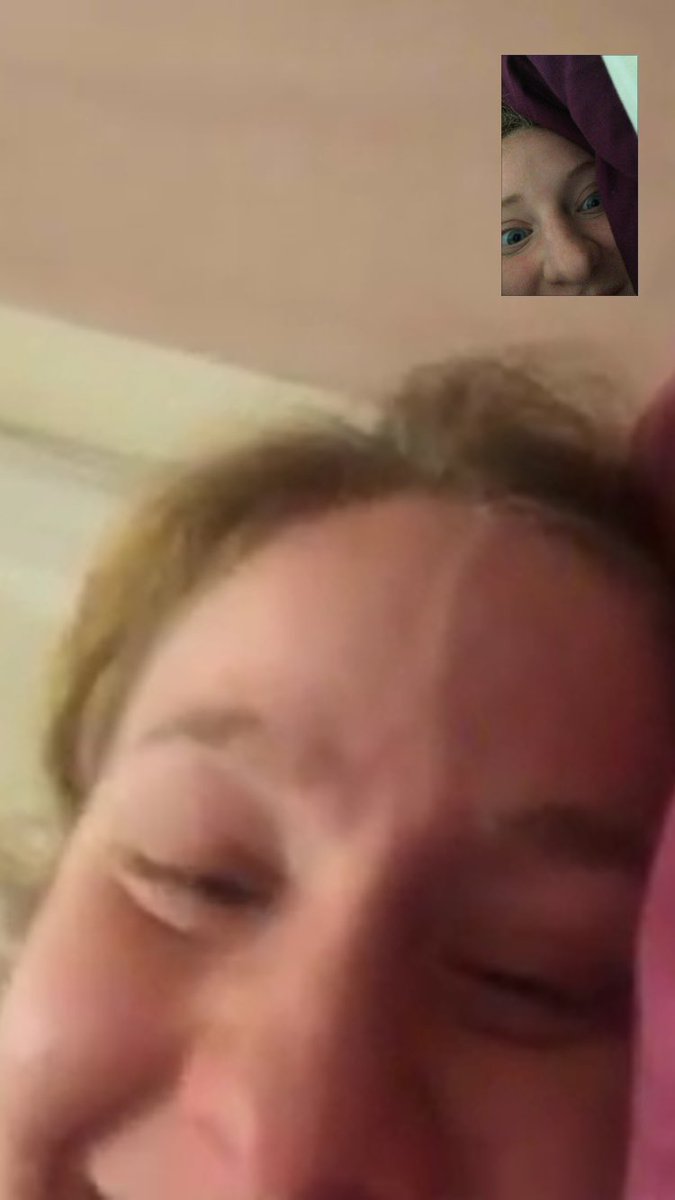 imjustKIRious's tweet image. Facetimed my sister and this is the first thing I see when she picks up #oneinthesame