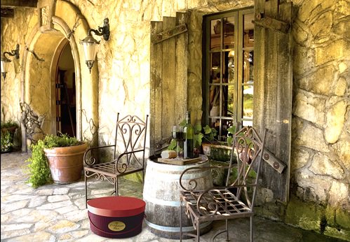 TheChamberlink's tweet image. Fabric Covered Oval #WineBoxes, Round #HatBoxes, Display, #Gift &amp;amp; #Wedding Boxes | hatboxesbylartisane.com