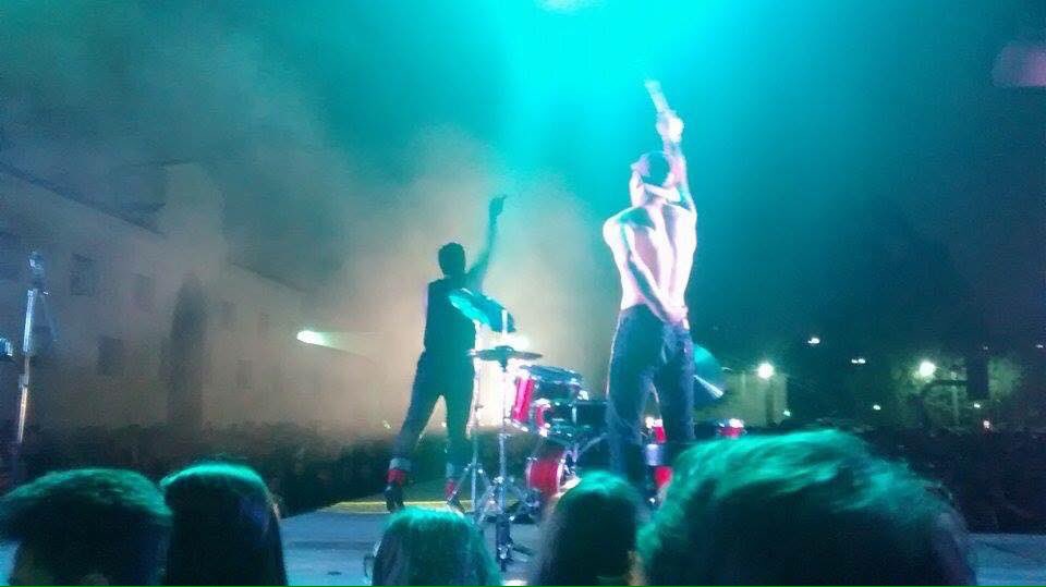 EmmaGuemez's tweet photo. Sometimes the quiet is violent #Playbacks2016 #SkeletonClique #TwentyOnePilots ❤️ https://t.co/ItsjJKOrCd