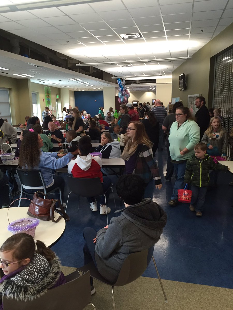 evv_cc's tweet photo. Full house for the @evv_cc Easter extravaganza! #bunnyspam https://t.co/QSNi1tXQcz