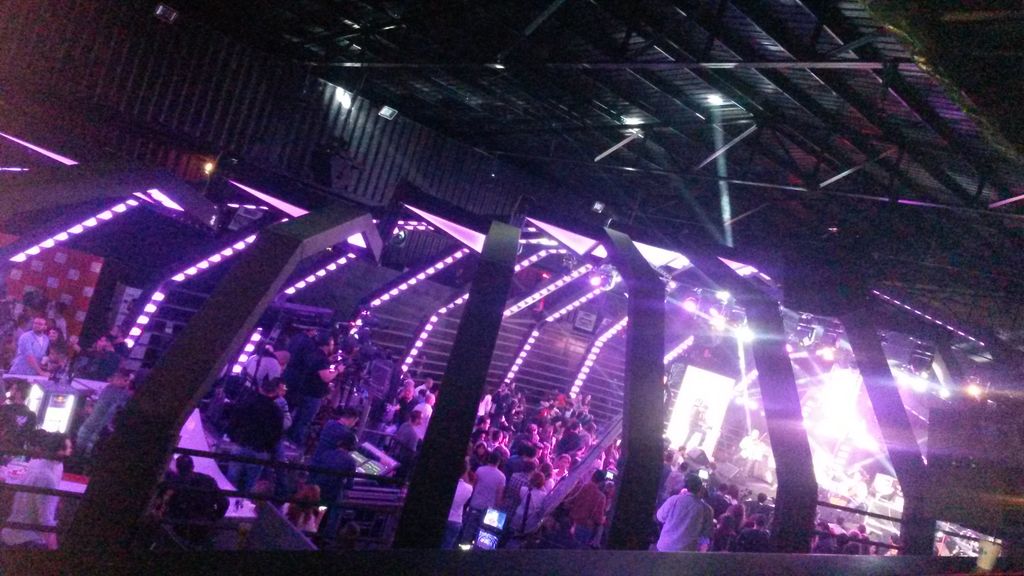 ShaamsMed's tweet photo. Hundreds of youngsters artists partners Ngos celebrating environment @earthhour @ShaamsMed @berytech #beirut https://t.co/XSD1iitkJr