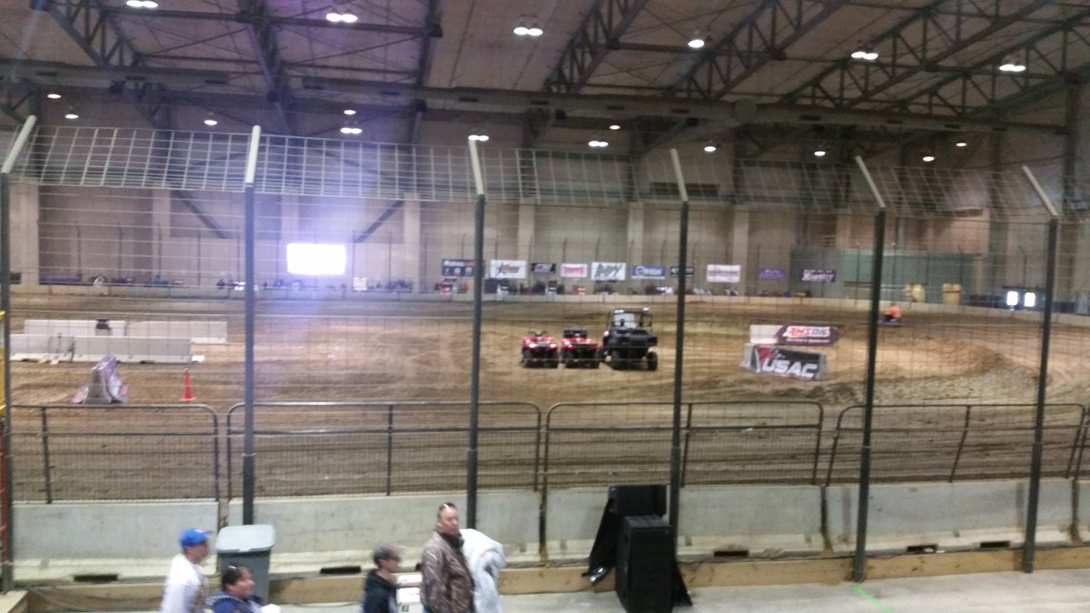 pe_davis1's tweet photo. Looks great for @BryanClauson promoted Shamrock Classic @USACNation Midget &amp; Outlaw Kart Show #OneNationOneDirt https://t.co/tpcuS50s31