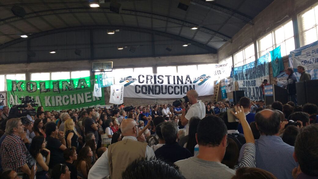 jhonnisimon's tweet photo. No hay dudas, conducción hay una sola.
#QueremosPatria
#CristinaConduccion https://t.co/YAW9XBcW9r