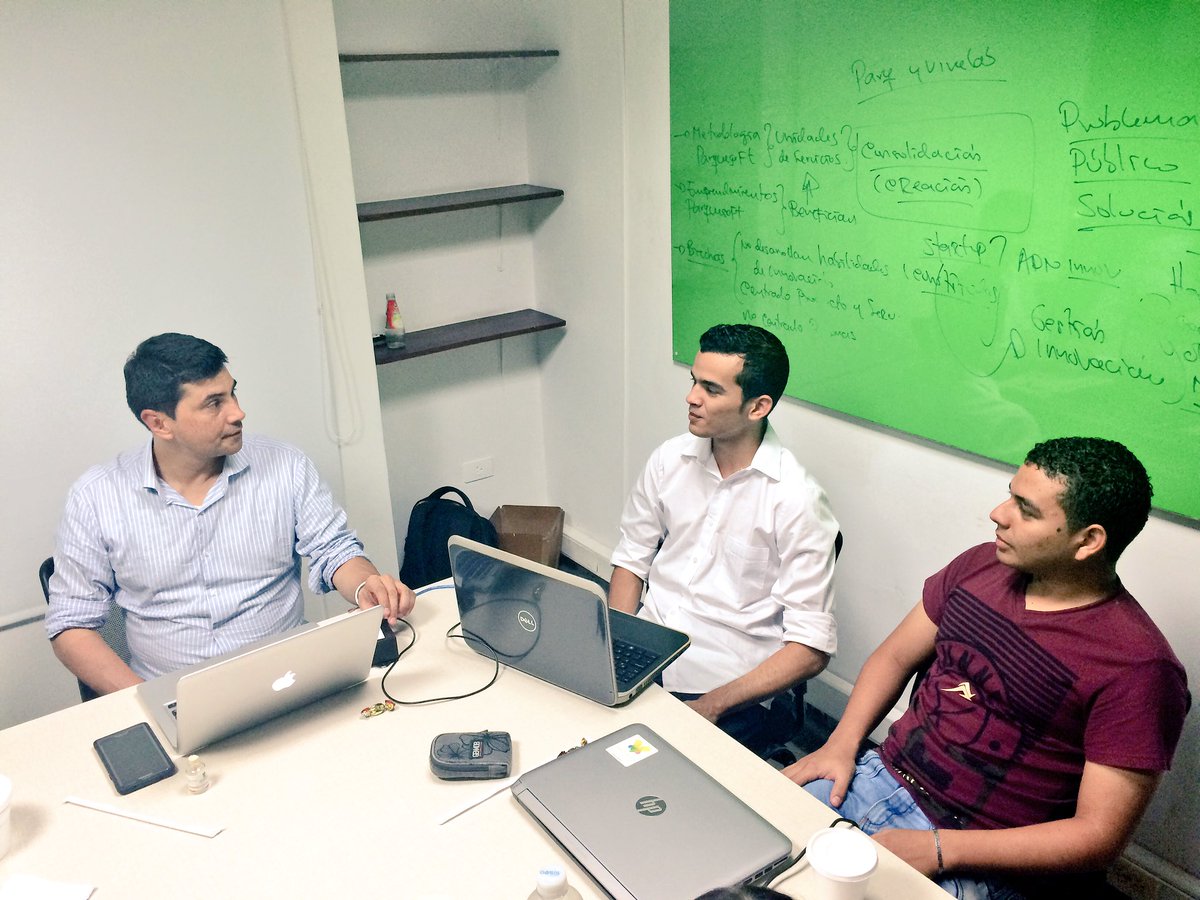 AppscoMacondo's tweet photo. En #Sincelejo @GanogyCo es seguridad y confianza. @Ministerio_TIC @AppsCo haciendo seguimiento con @manuelpachon https://t.co/Q07pMQuOQZ