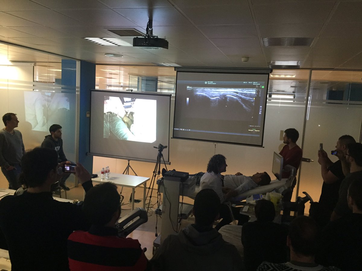 ElectrolisisP's tweet photo. Demostración y práctica de los alumnos #abordajes en #tendinopatia del tendón conjunto #epicondilomedial del codo https://t.co/sgEXa3A2fL