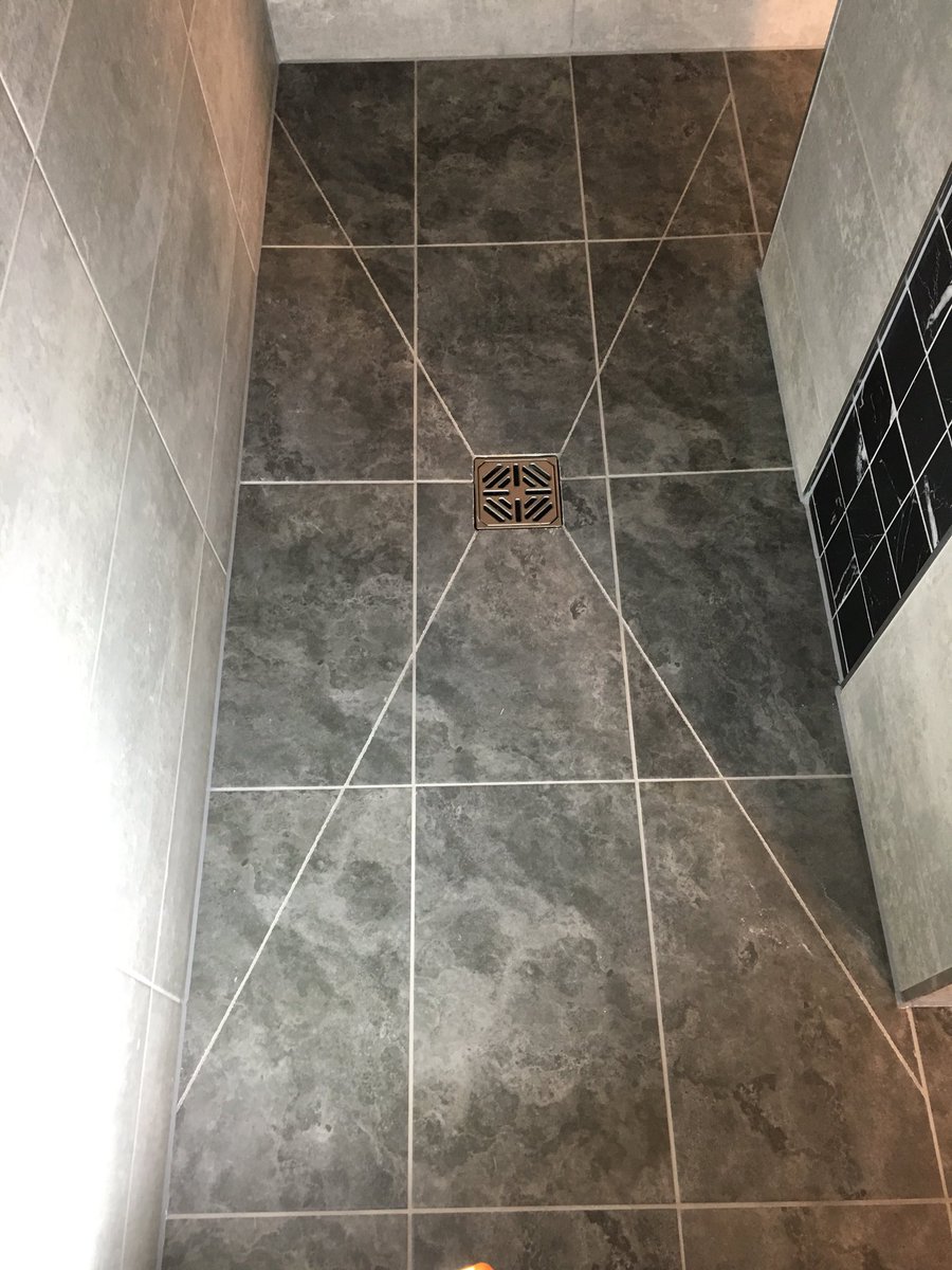 dmuttentiling's tweet image. Wet room completed this week with @BALtiling micromax gunsmoke grout and @GenesisAPS bright silver trim! #tiling
