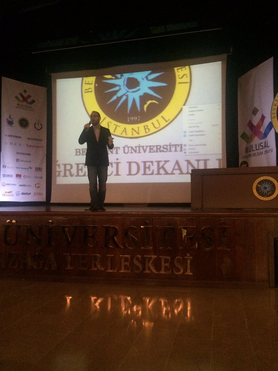 Sunum için teşekkürler.  <a href="/muraterdor/">Murat Erdör</a> #YBZirvesi 'nde günümüzün ve geleceğin teknoloji trendlerinden bahsetti.