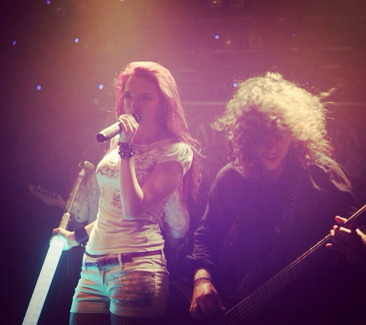 AliaTemporaBand's tweet photo. MORE photos, MORE videos, MORE MORE MORE on https://t.co/nCKue6QjlT
#aliatempora #femalefronted #lightingmicstand https://t.co/mhSB7fDV8F