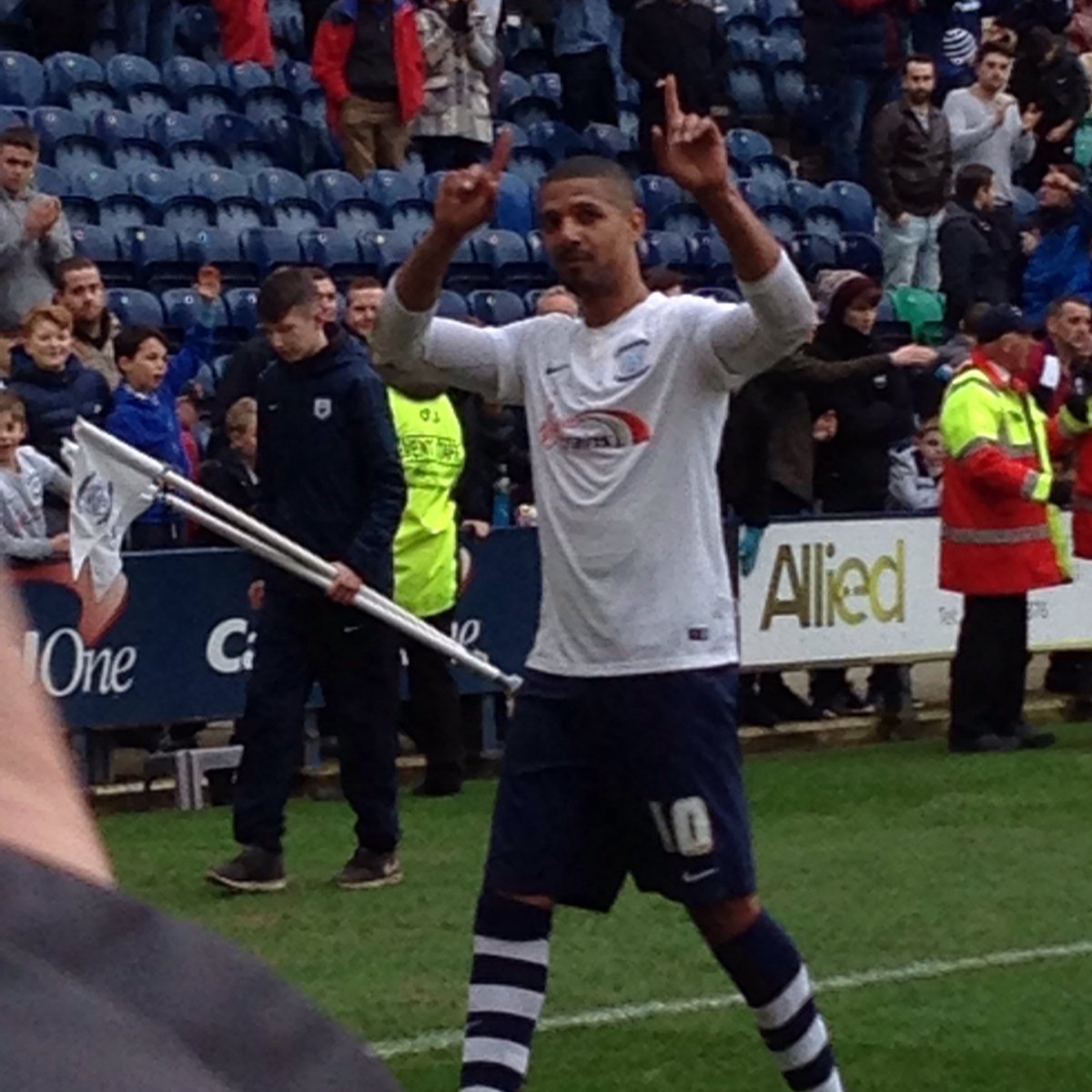 jenw85's tweet photo. @jpbeckford10 #BecksIsBack 😀 #pnefc @PNEPolice @pnefc https://t.co/jw5QzIzVBB