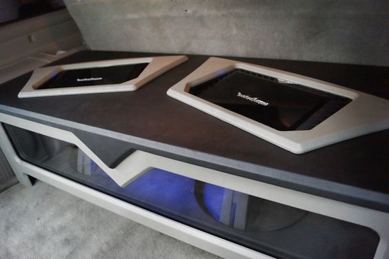 SonicElectronix's tweet photo. Rockford Fosgate custom #subenclosure speaker box. #customcaraudio https://t.co/5DuPhnlfG0 https://t.co/xtmhkSIdCE