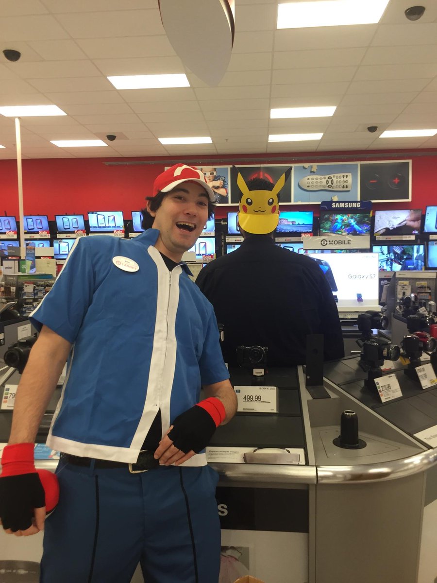T_2252andYOU's tweet photo. Pokémon event @Target Pokémon trainer Nick showed up! #T2252havingfun #Pokemon20 @2stefc27 @JamieTajii @merklausner https://t.co/AiH57wfVcs