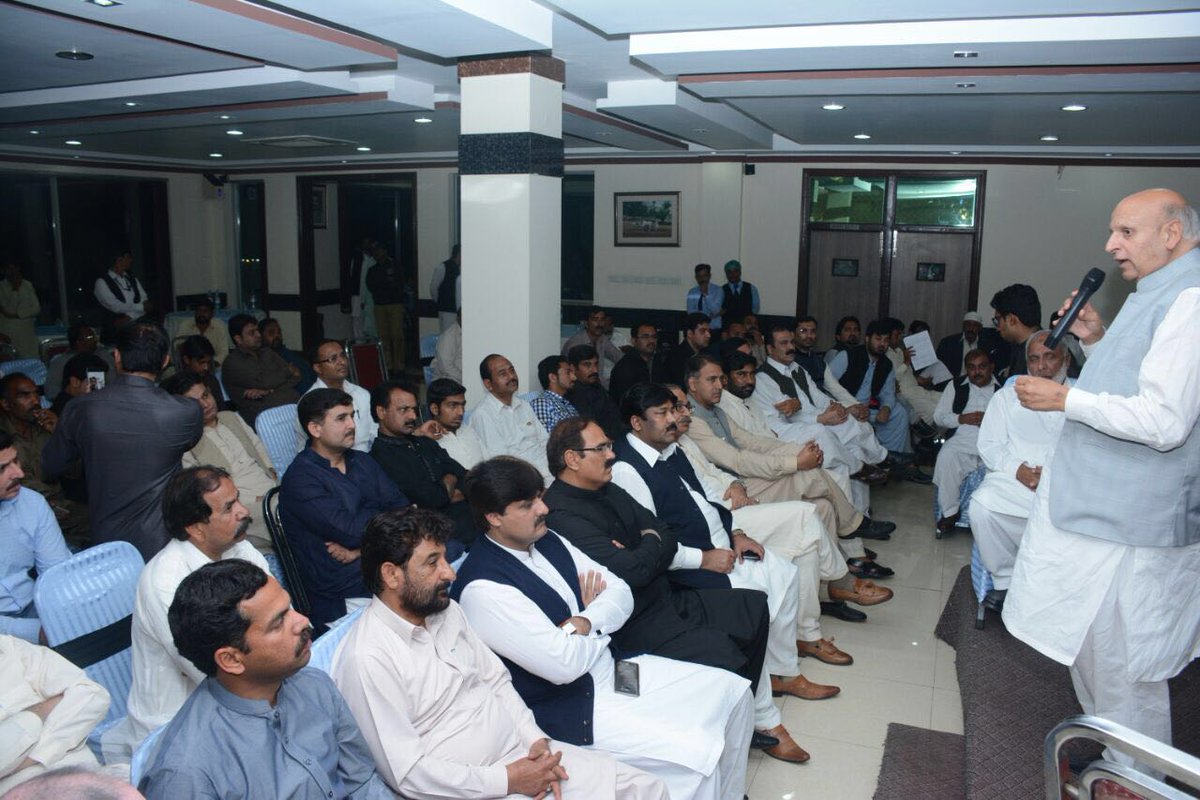 PTIofficial's tweet photo. -@ChMSarwar conducting strategy meeting in Wazirabad for #NA101 contest due on March 22, 2016 وزیر آباد این اے ١٠١ https://t.co/lHxGzyb5vF