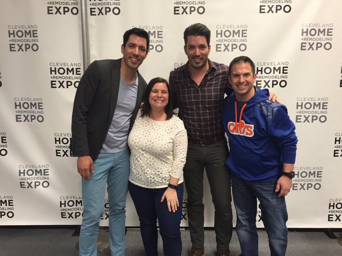 PatrickRetko's tweet image. Picture with the Property Brothers.  @pacwoman09 is so excited look at that smile