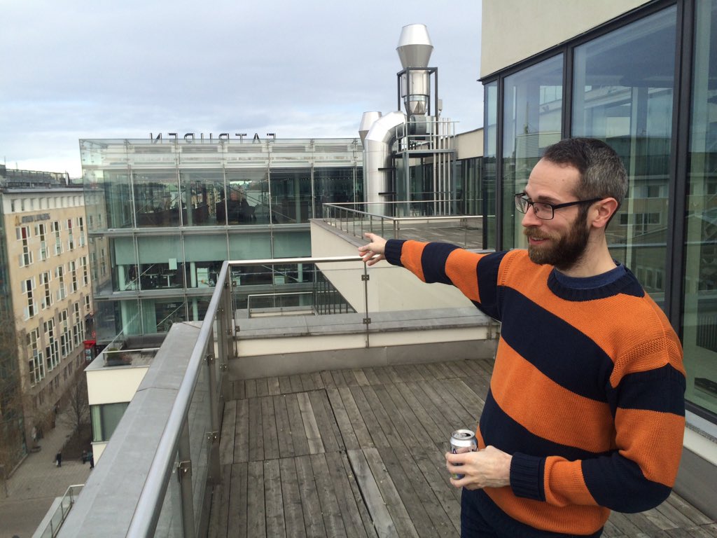 ArcticGameLab's tweet image. Martin Lindell at Dice showing us the new office / studio space. Awsome experience!