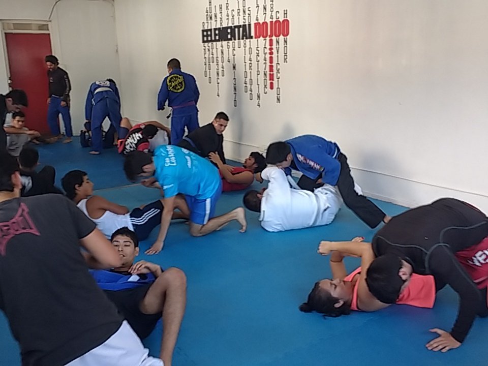 OsornoEnLaRed's tweet photo. #Osorno se abre una nueva escuela de Jiujitsu #ElementalDojo https://t.co/3MyJEu7Zjk